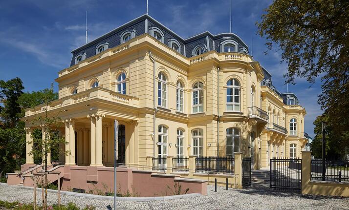 Muzeum literatury Praha - v prostorách Petschkovy vily