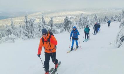 Skialpinistický kurz Krkonoše se slevou 10% – objevte zimní Krkonoše na skialpech